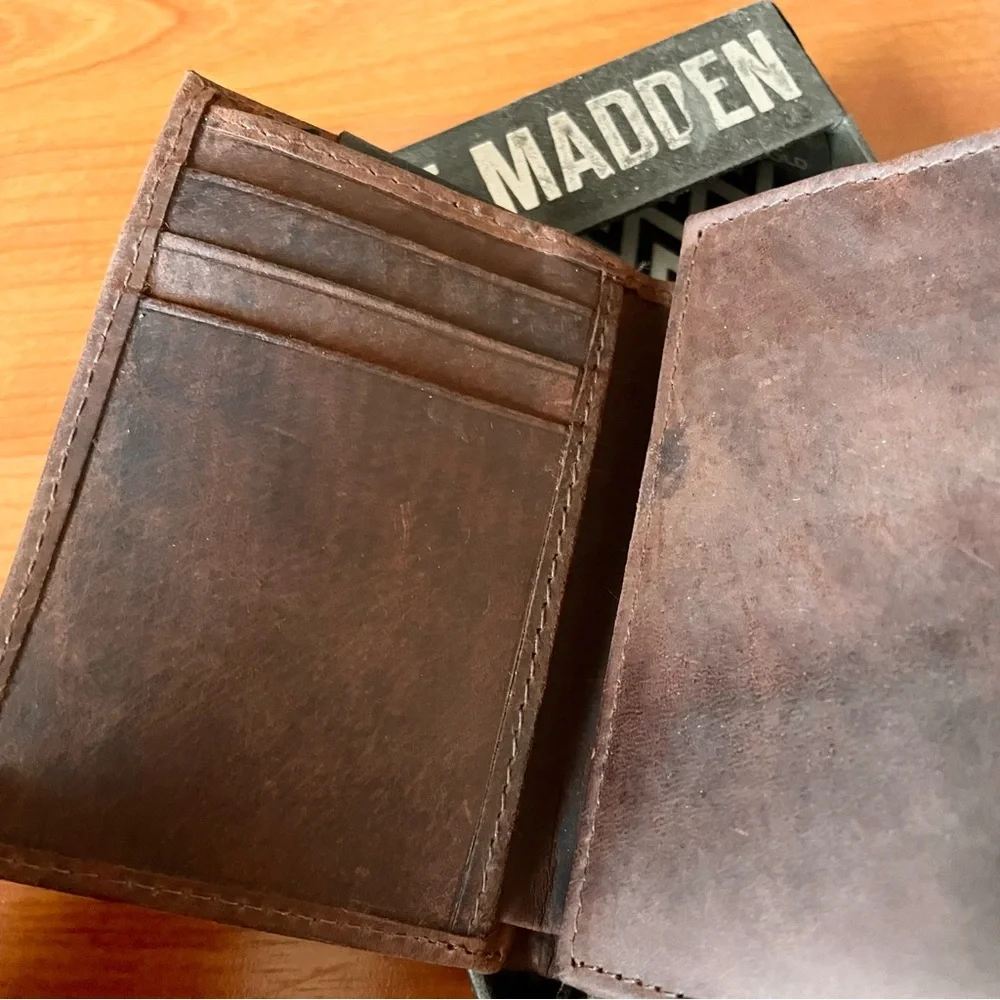 NIB Steve Madden Leather Trifold Wallet